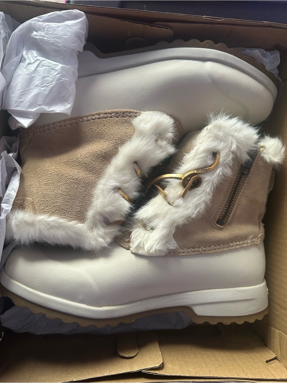 Sperry Women's Beige Faux-Fur Trim Winter Ankle Boots